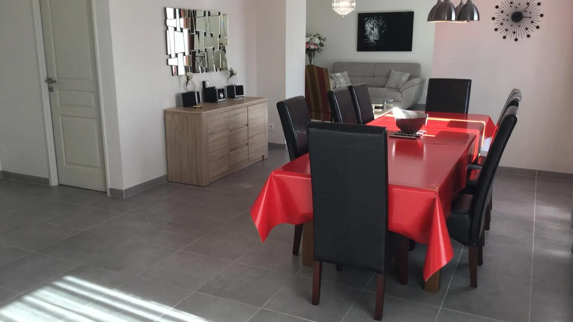 Charming Family House With Pool Located At L'Isle Sur La Sorgue - Sleeps 8 Villa 0*, L'Isle-sur-la-Sorgue France