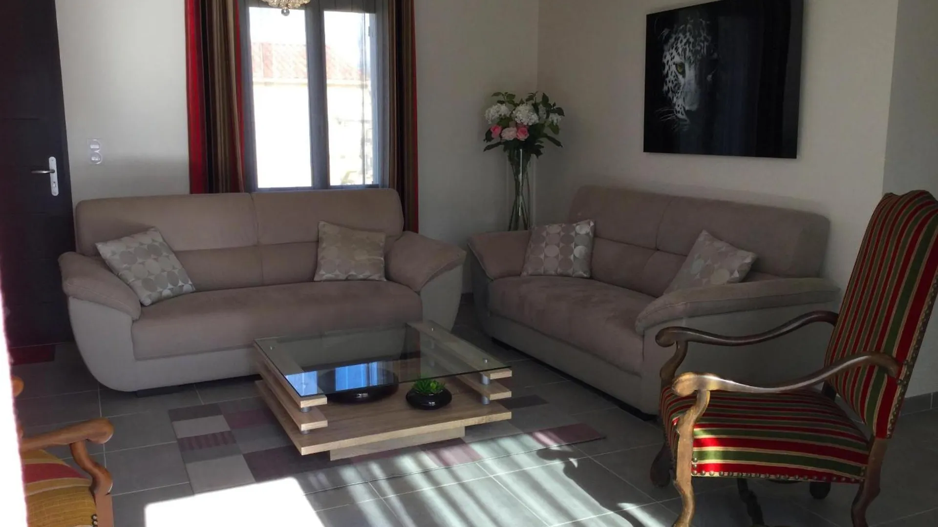 Charming Family House With Pool Located At L'Isle Sur La Sorgue - Sleeps 8 Villa L'Isle-sur-la-Sorgue
