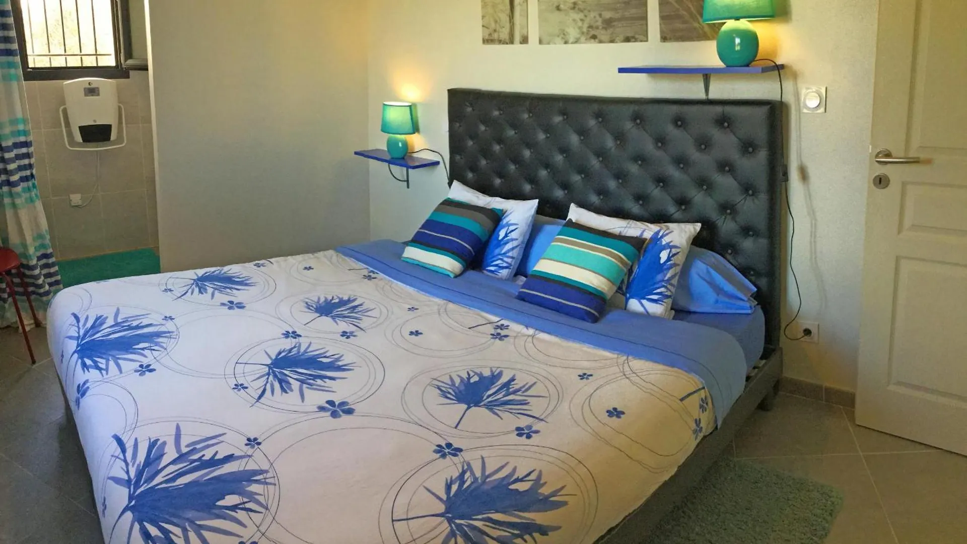 Charming Family House With Pool Located At L'Isle Sur La Sorgue - Sleeps 8 Villa